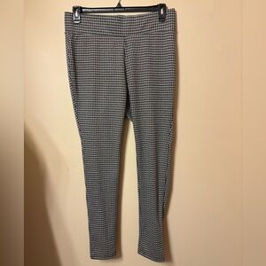 Black and White Houndstooth MeMoi stretch Women's Pants